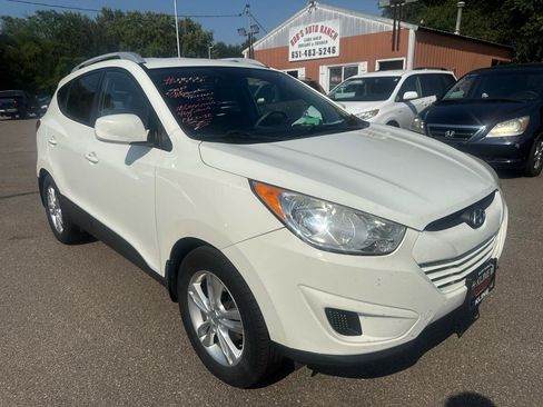 Used 2011 Hyundai Tucson GLS FWD image 3