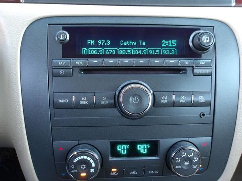 Used 2009 Buick Lucerne CXL image 12