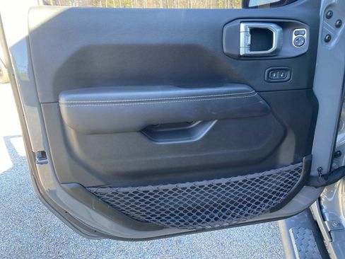 Used 2023 Jeep Wrangler Sahara w/ Cold Weather Group image 21