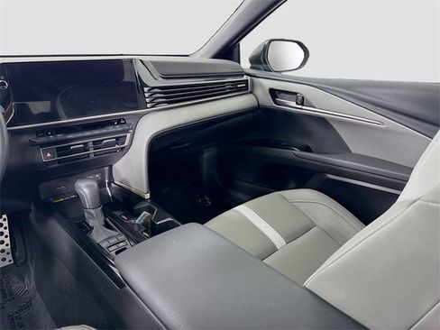 Certified 2025 Toyota Camry SE image 23