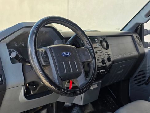 Used 2011 Ford F250 XL w/ XL Value Pkg AWD/4WD image 9