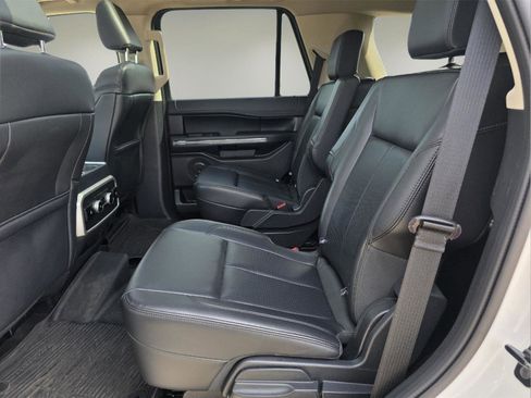 Used 2023 Ford Expedition XLT AWD/4WD image 6