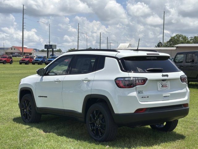 New 2026 Jeep Compass Latitude AWD/4WD image 12
