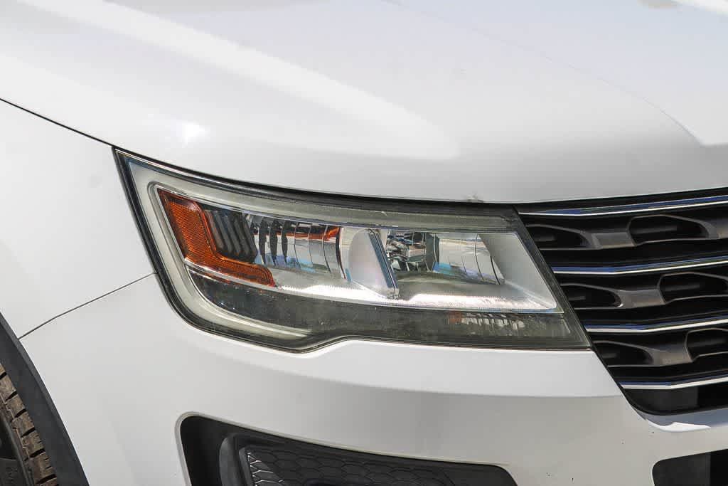 Used 2016 Ford Explorer FWD image 9