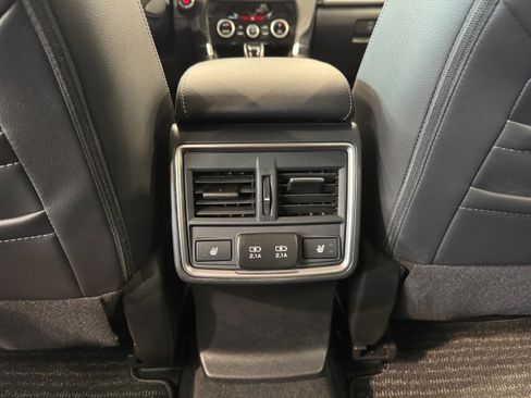 Used 2023 Subaru Forester Touring AWD/4WD image 15