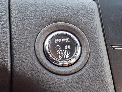 Used 2018 Ford Taurus SEL w/ Equipment Group 201A FWD image 21