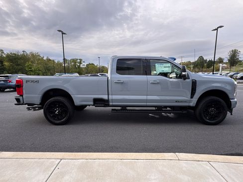New 2026 Ford F250 Lariat w/ Black Appearance Package AWD/4WD image 2