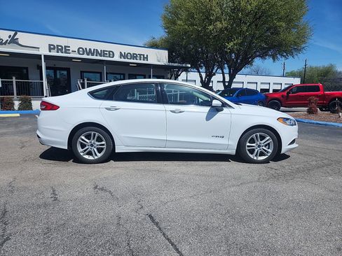 Used 2018 Ford Fusion S FWD image 2