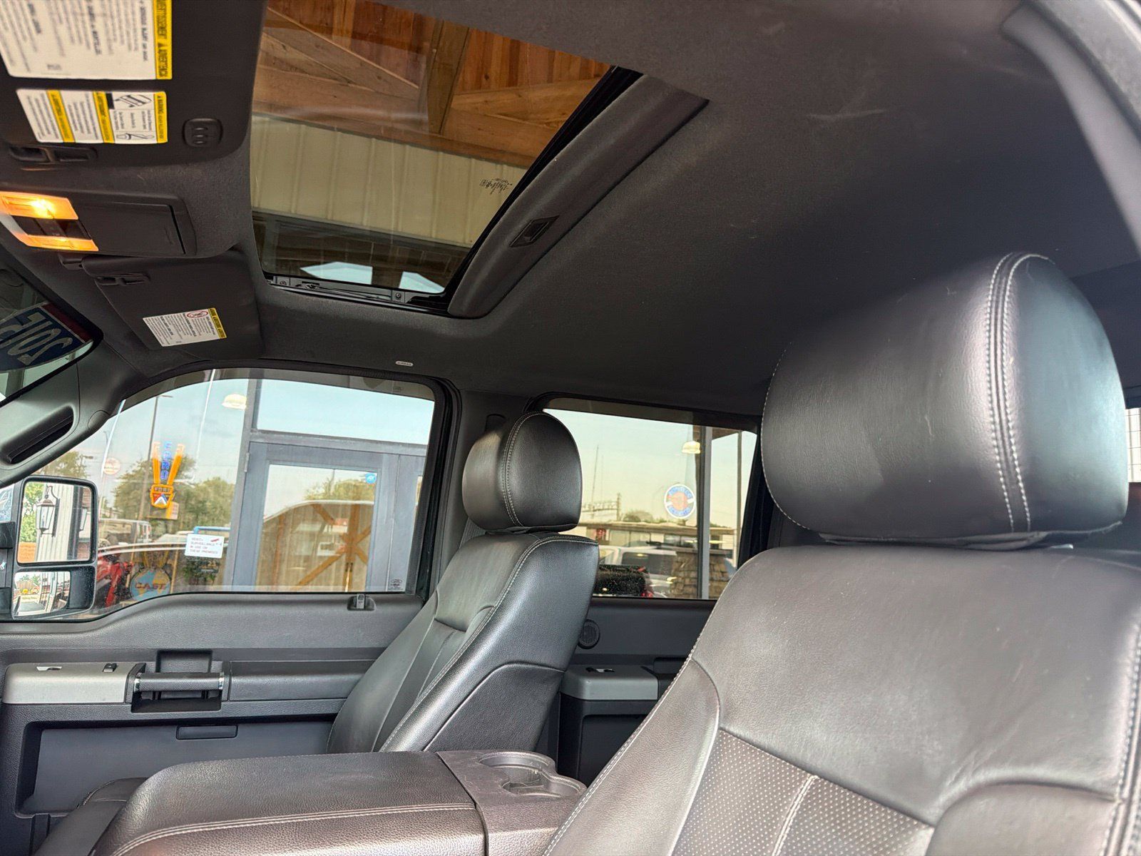 Used 2015 Ford F250 Lariat w/ Lariat Ultimate Package AWD/4WD image 9