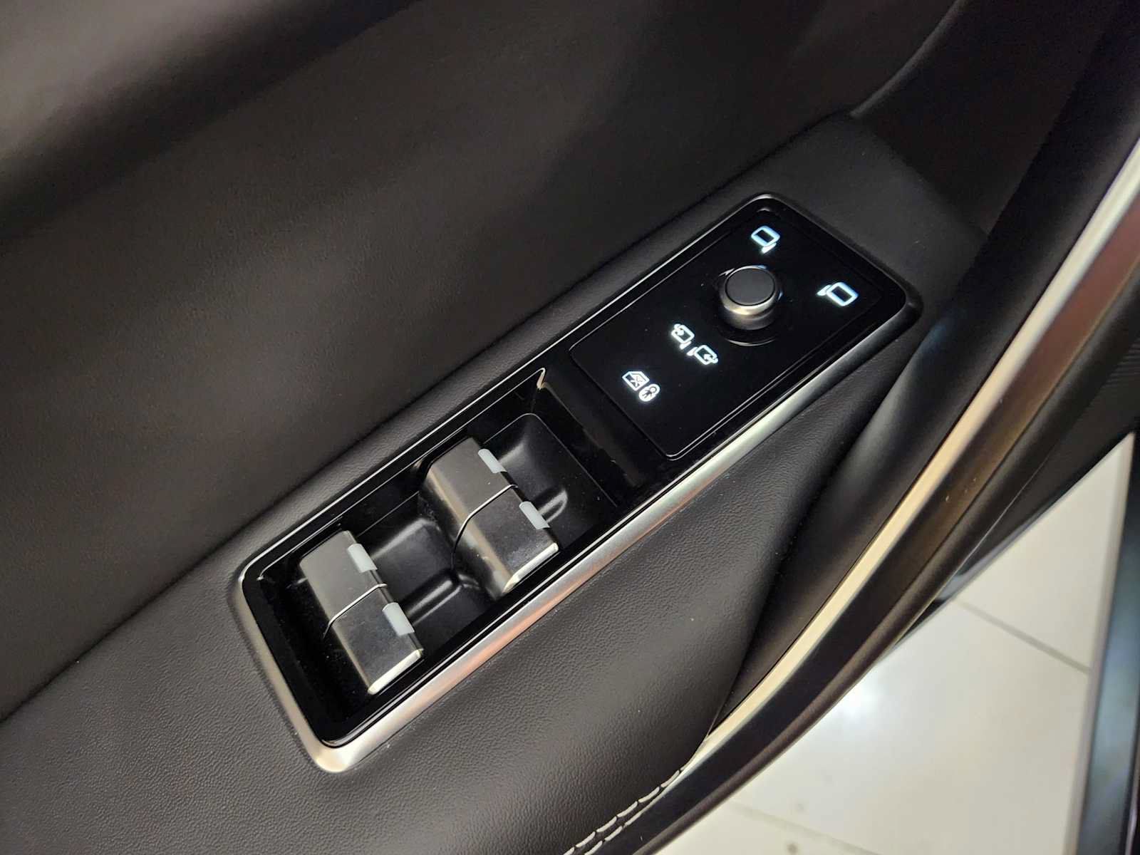 New 2026 Jaguar F-PACE R-Dynamic S AWD/4WD image 40