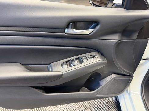 Used 2022 Nissan Altima 2.5 S image 15