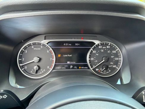 Used 2024 Nissan Rogue S AWD/4WD image 9