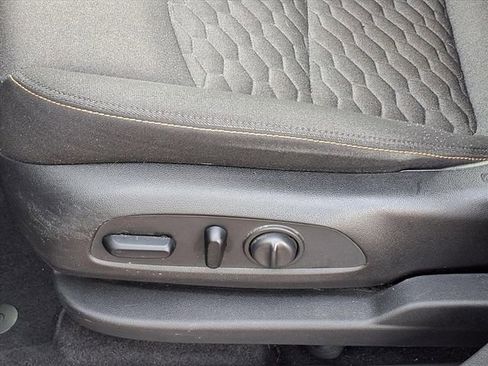 Certified 2020 Chevrolet Equinox LT w/ Driver Convenience Package image 4