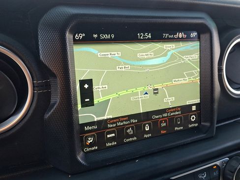 Used 2020 Jeep Wrangler Unlimited Sahara image 28