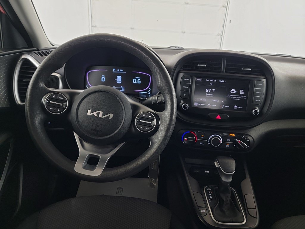 Used 2023 Kia Soul LX FWD image 12