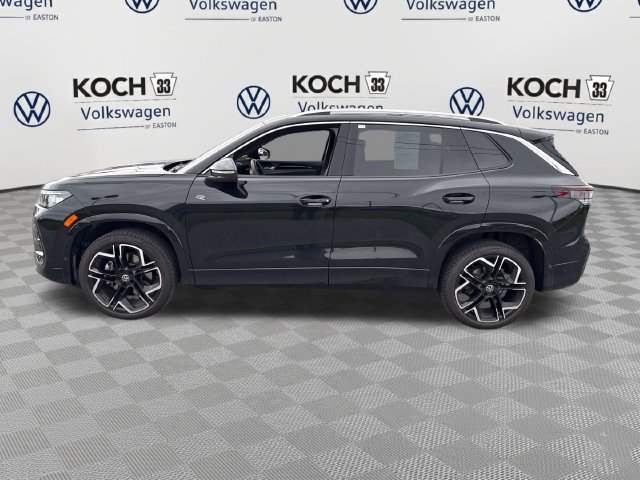 Used 2025 Volkswagen Tiguan SEL R-Line AWD/4WD image 4