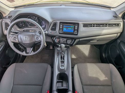 Used 2019 Honda HR-V LX image 27