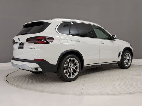 New 2026 BMW X5 xDrive50e w/ Premium Package image 7