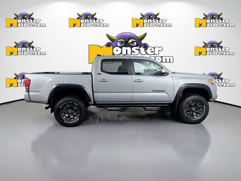 Used 2021 Toyota Tacoma TRD Off-Road image 4