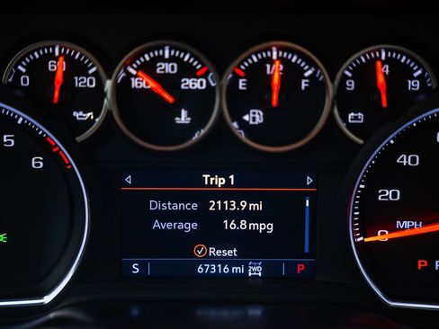 Used 2019 Chevrolet Silverado 1500 RST AWD/4WD image 47