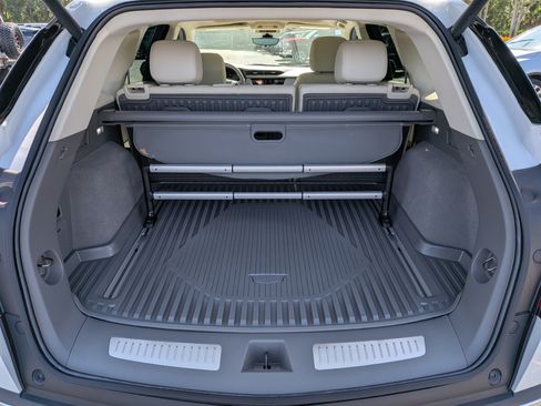 Used 2023 Cadillac XT5 Premium Luxury w/ Technology Package FWD image 17