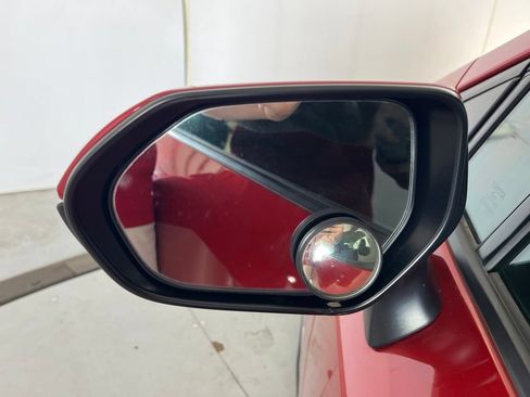 Used 2021 Toyota Corolla LE FWD image 37