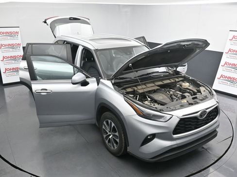 Used 2023 Toyota Highlander XLE image 25