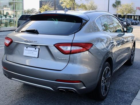 Used 2017 Maserati Levante S image 8