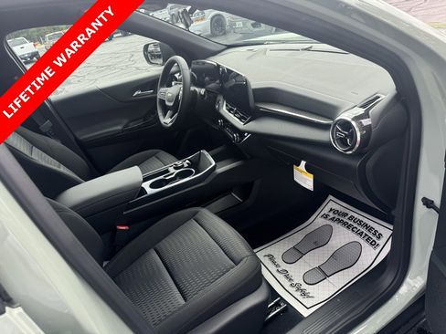 New 2026 Chevrolet Equinox LT image 12