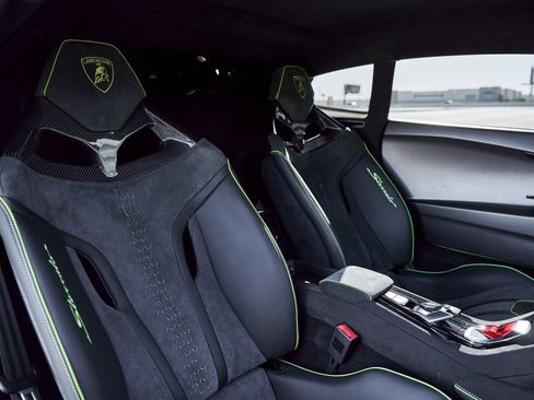 Used 2024 Lamborghini Huracan Sterrato image 48