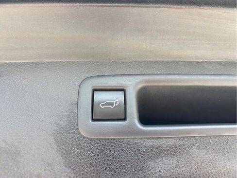 Used 2021 Toyota Highlander Limited FWD image 52