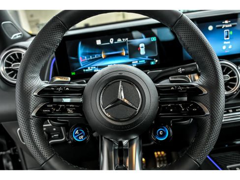 New 2026 Mercedes-Benz GLB 35 AMG 4MATIC image 12