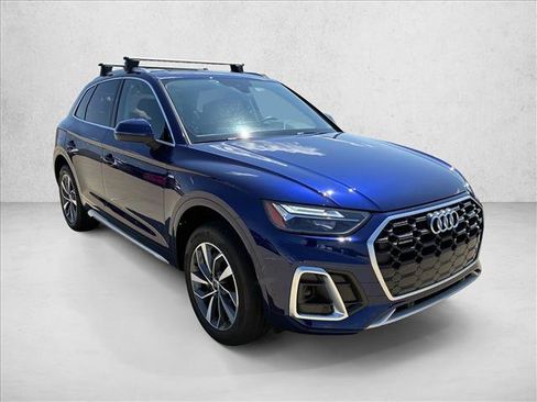 Used 2023 Audi Q5 2.0T Premium w/ Convenience Package AWD/4WD image 3