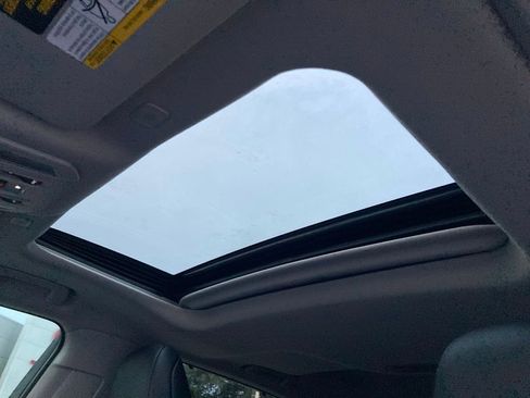 Certified 2024 Toyota Highlander XLE FWD image 14