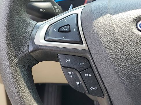 Used 2015 Ford Fusion SE FWD image 9