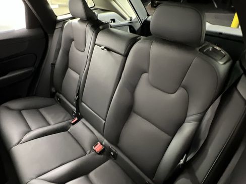 Certified 2025 Volvo XC60 B5 Plus image 23