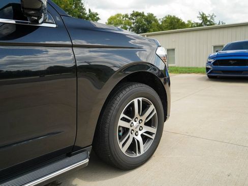 Used 2022 Ford Expedition Limited AWD/4WD image 18