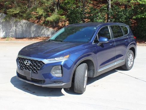 Used 2019 Hyundai Santa Fe SE image 2