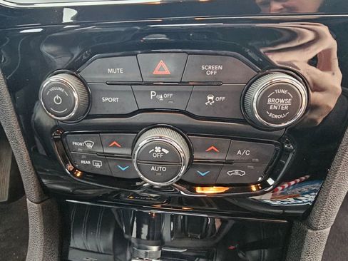 Used 2023 Chrysler 300 S image 12