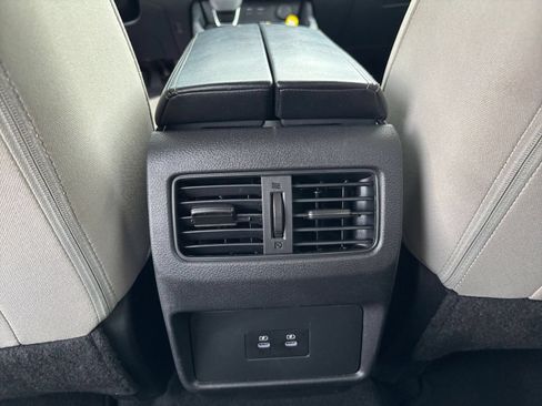 Used 2025 Nissan Rogue SV AWD/4WD image 25