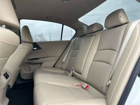 Used 2015 Honda Accord EX-L image 16