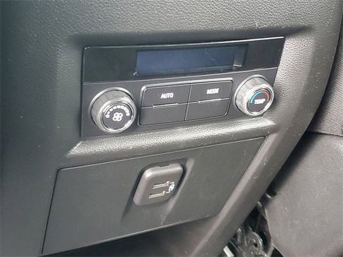 Certified 2023 Chevrolet Traverse LT image 10