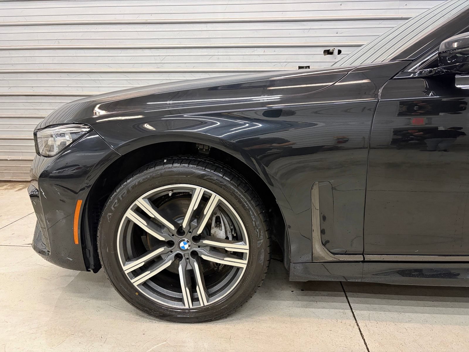 Used 2022 BMW 740i xDrive w/ M Sport Package AWD/4WD image 4