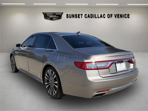 Used 2020 Lincoln Continental w/ Premium Package image 5