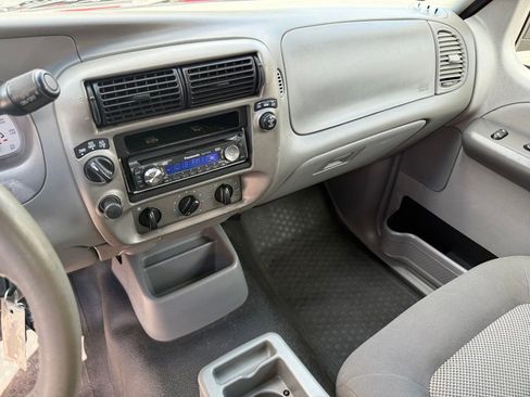 Used 2003 Ford Explorer Sport Trac XLT image 27