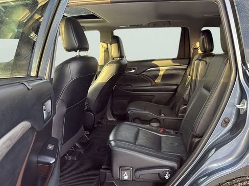 Used 2019 Toyota Highlander Limited image 20