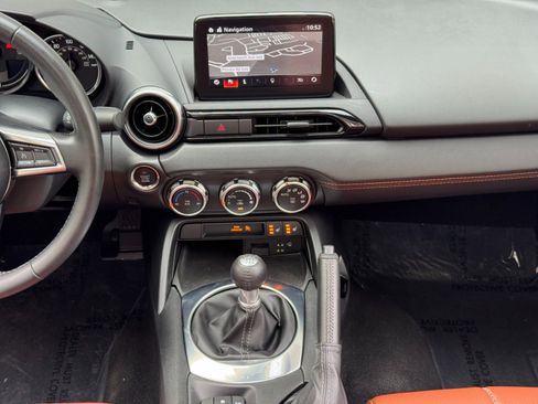 Used 2022 MAZDA MX-5 Miata Grand Touring w/ Appearance Package image 22