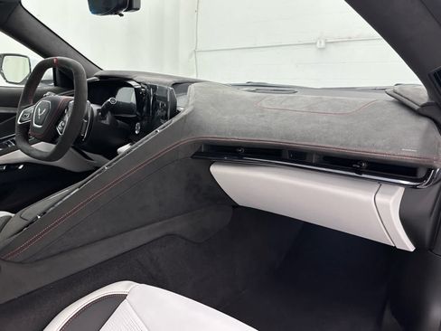 Used 2023 Chevrolet Corvette Stingray Premium Conv RWD image 21