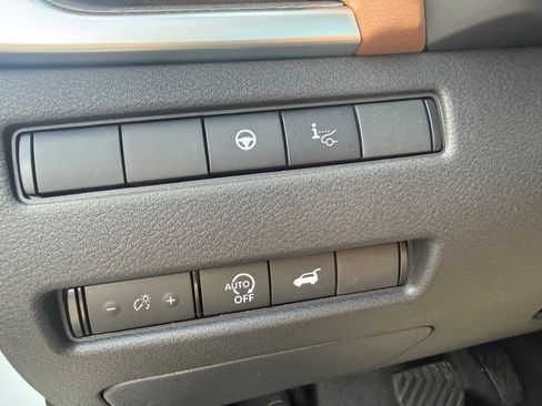 Used 2026 Nissan Rogue Platinum w/ Platinum Premium Package AWD/4WD image 9