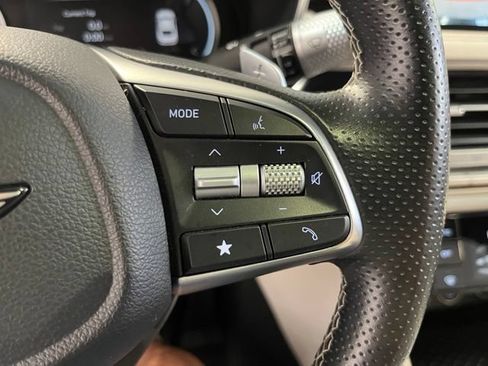 Used 2025 Genesis G70 2.5T RWD image 28